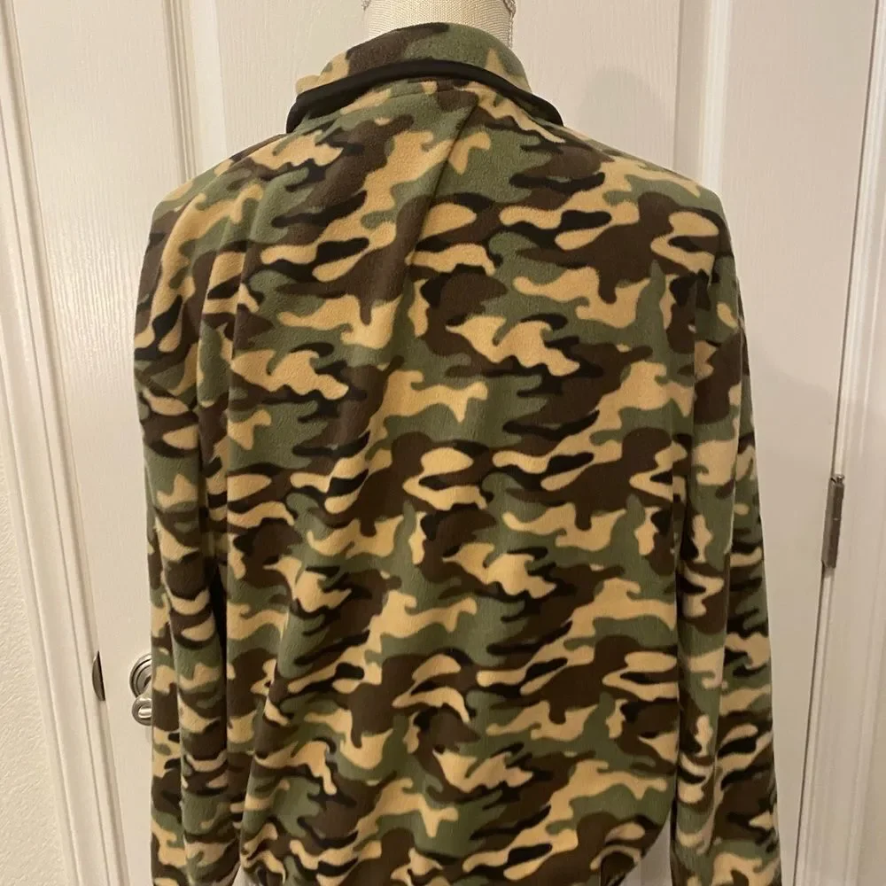 No Boundaries camo sweater